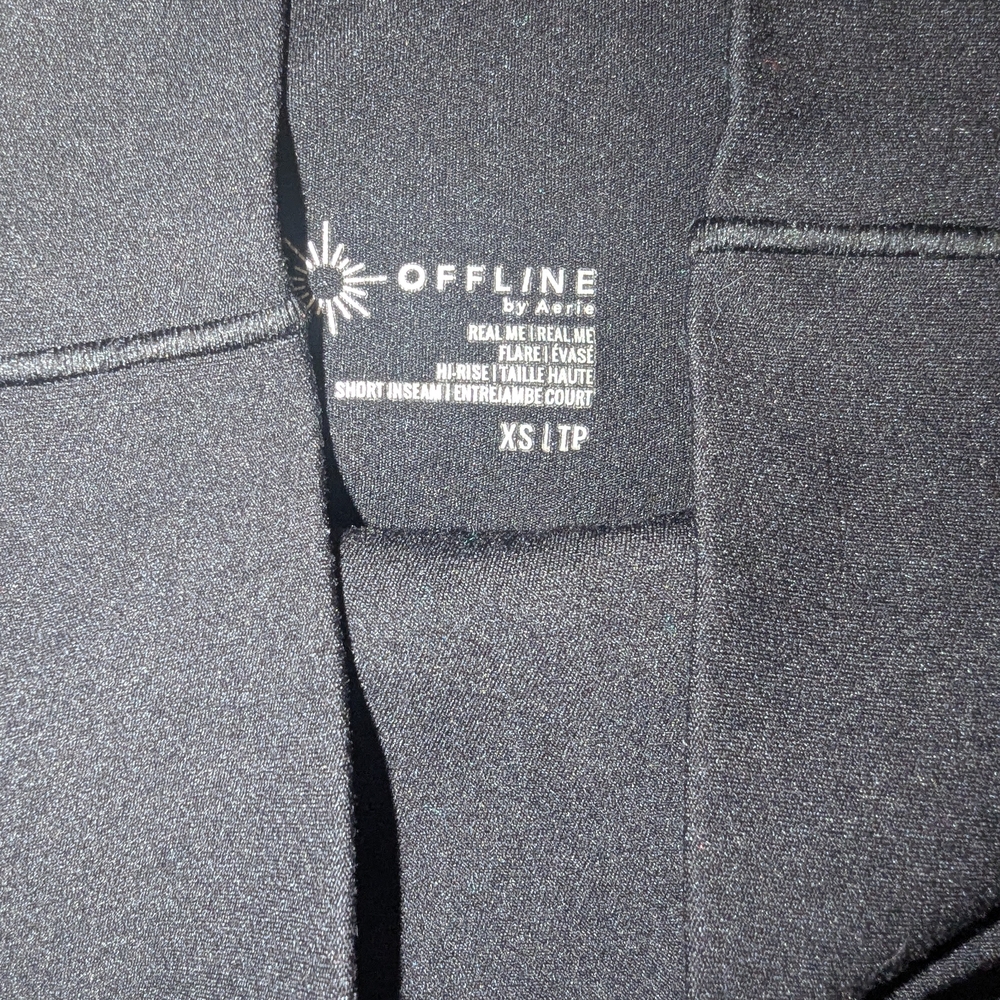 Aerie OFFLINE Black High-Rise Cross Over Leggings - Picture 2 of 2